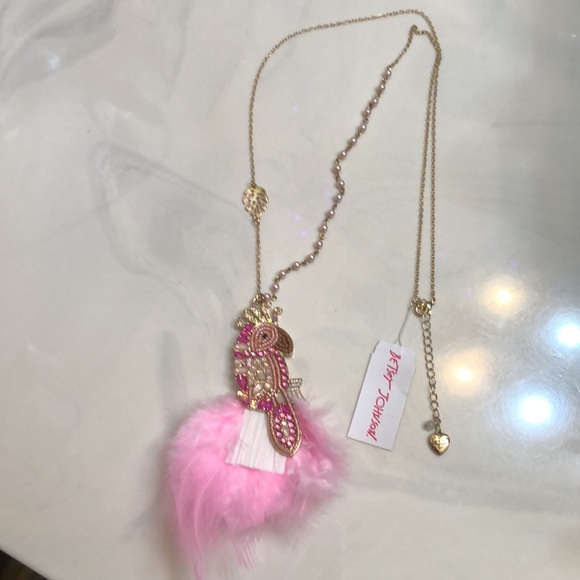 Betsey Johnson Long Necklace Parrot Pendant Crystal Raffia & Feathers NWT - Picture 2 of 16